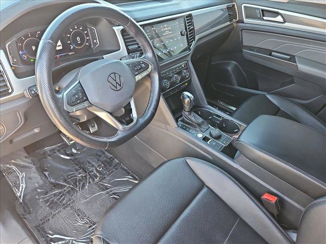 Used 2022 Volkswagen Atlas Cross Sport SEL R-Line AWD/4WD image 13