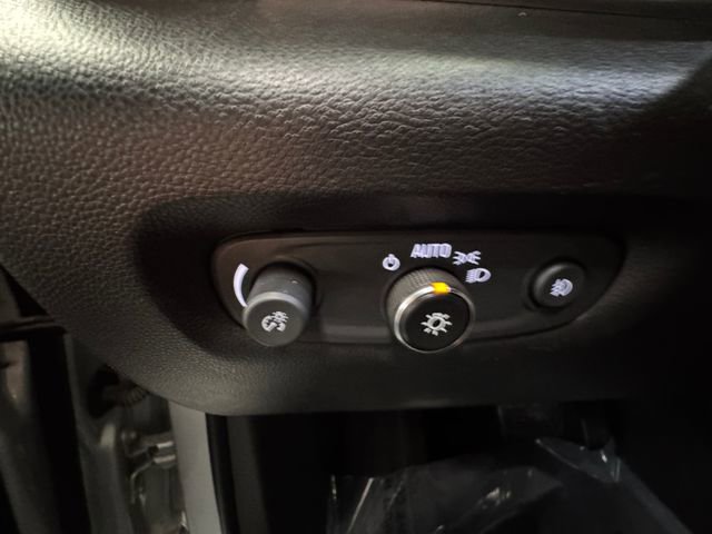 Used 2020 Chevrolet Traverse LT image 22