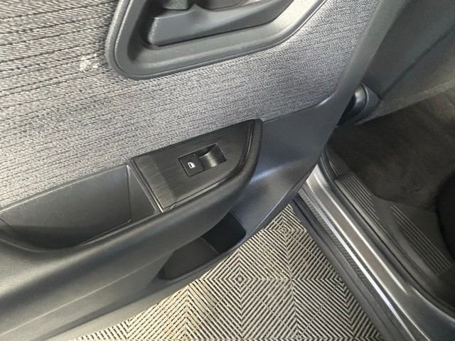 Used 2023 Nissan Rogue S image 23