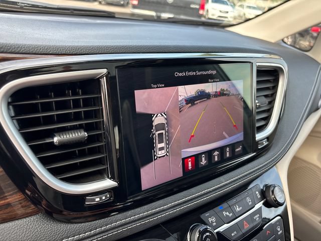 Used 2024 Chrysler Pacifica Limited FWD image 24