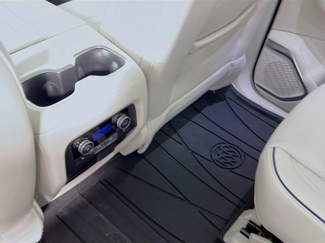 Certified 2025 Buick Enclave Avenir image 26