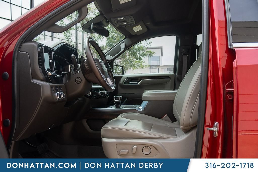 Used 2022 GMC Sierra 1500 SLT w/ SLT Premium Plus Package AWD/4WD image 3
