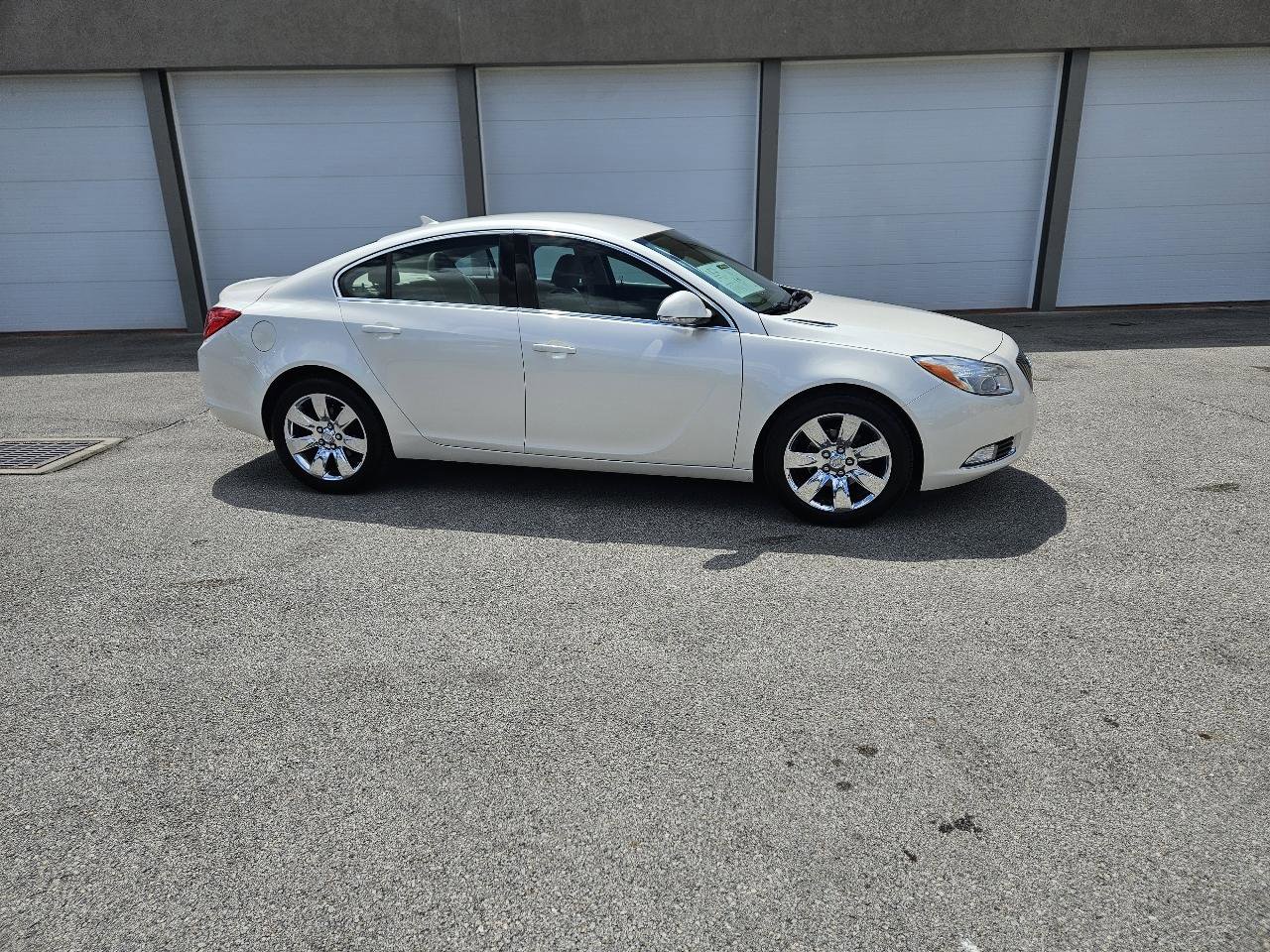 Used 2012 Buick Regal Leather FWD image 4
