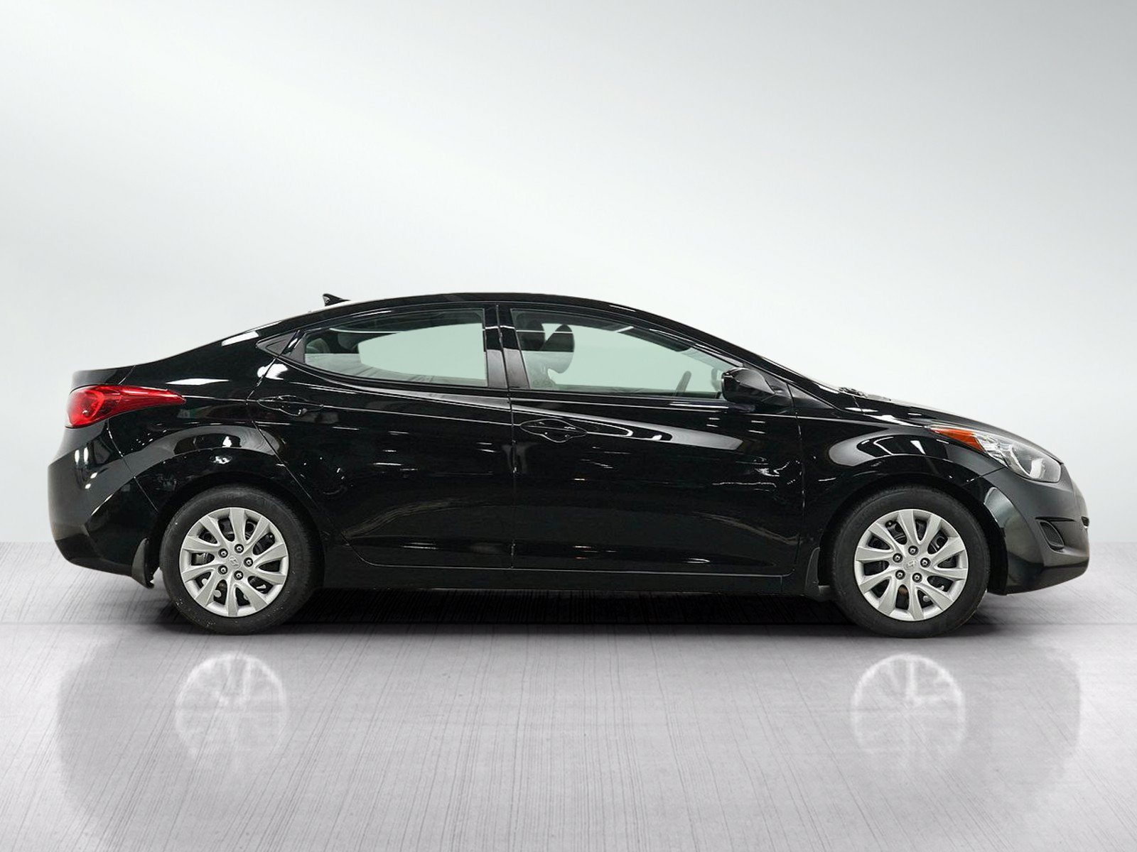 Used 2013 Hyundai Elantra GLS FWD image 6