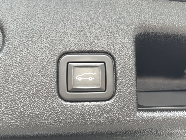 Used 2021 Chevrolet Equinox Premier w/ LPO, Floor Liner Package FWD image 21