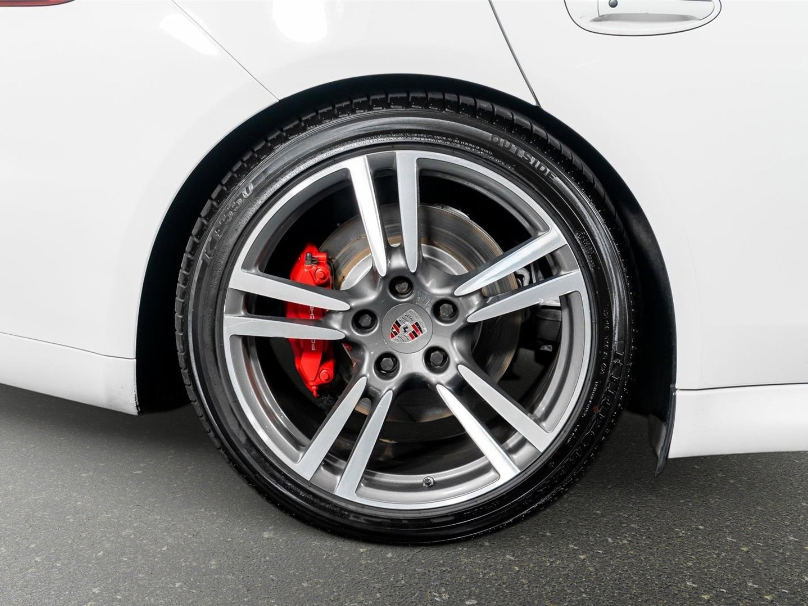 Used 2014 Porsche Panamera GTS image 9