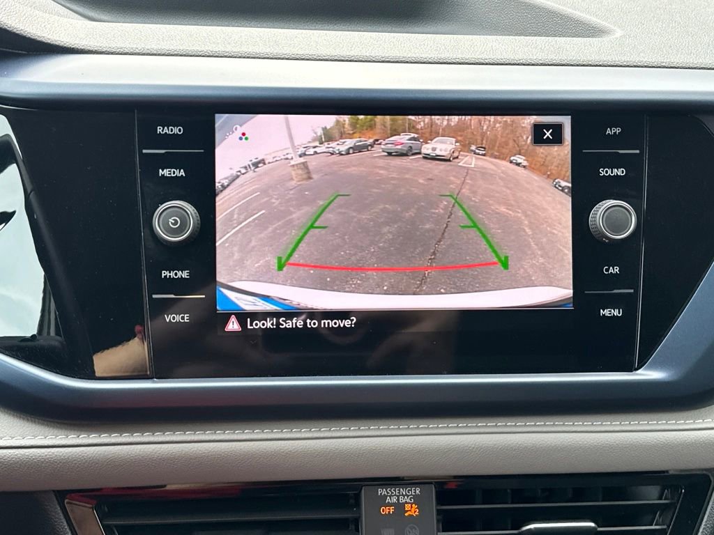 Used 2024 Volkswagen Taos SE image 14