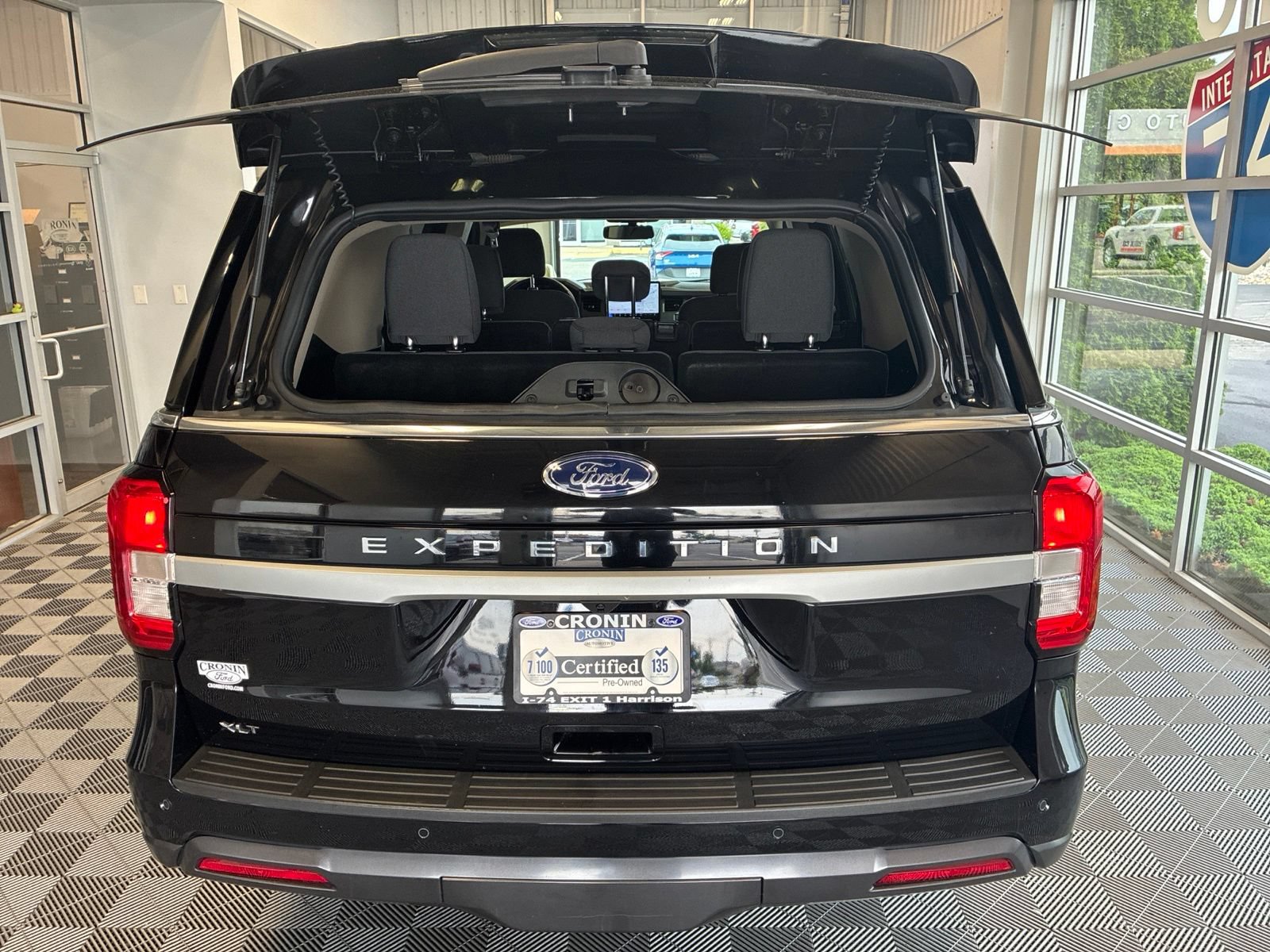 Used 2024 Ford Expedition XLT AWD/4WD image 15