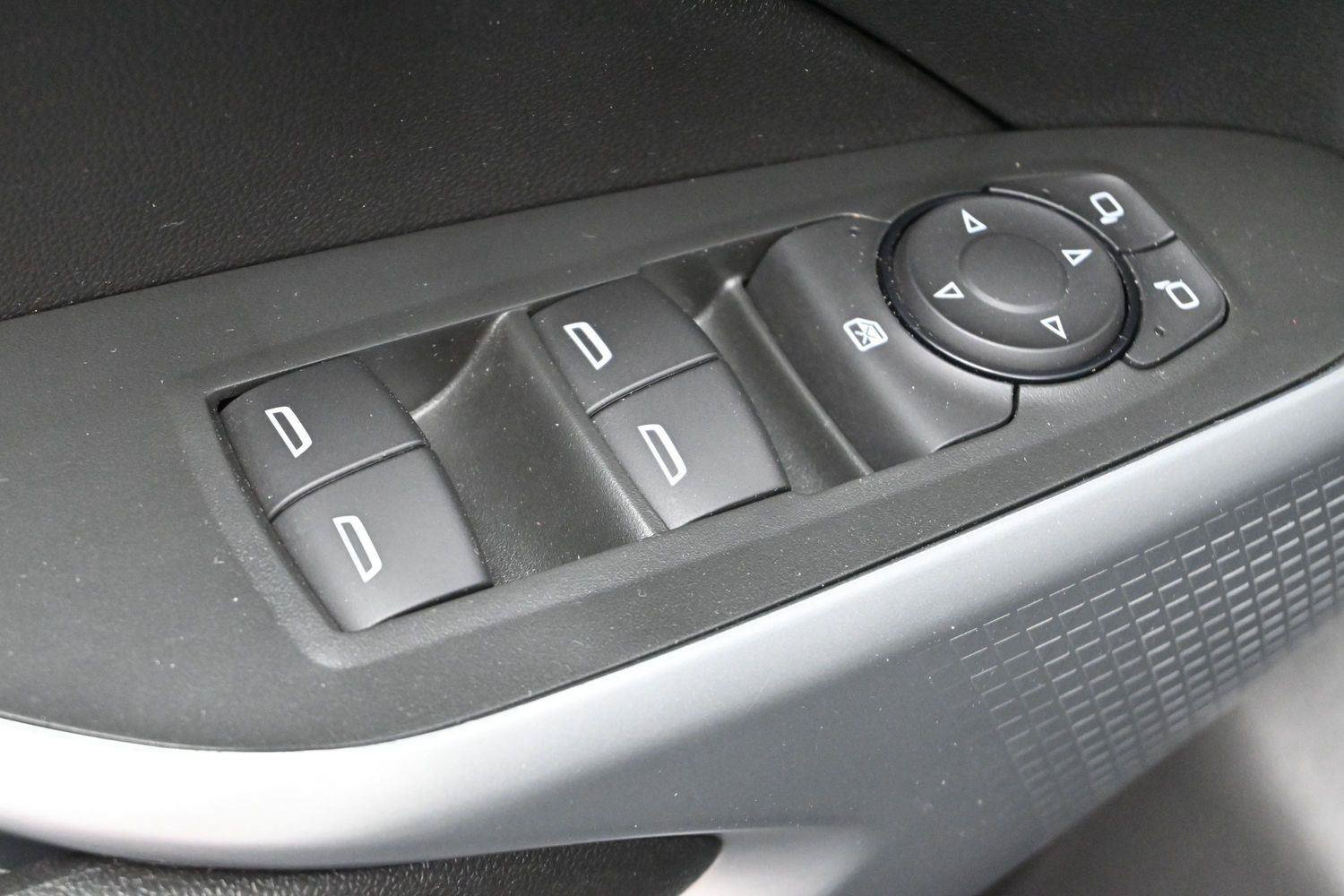 Used 2024 Chevrolet Trax RS w/ Driver Confidence Package FWD image 12