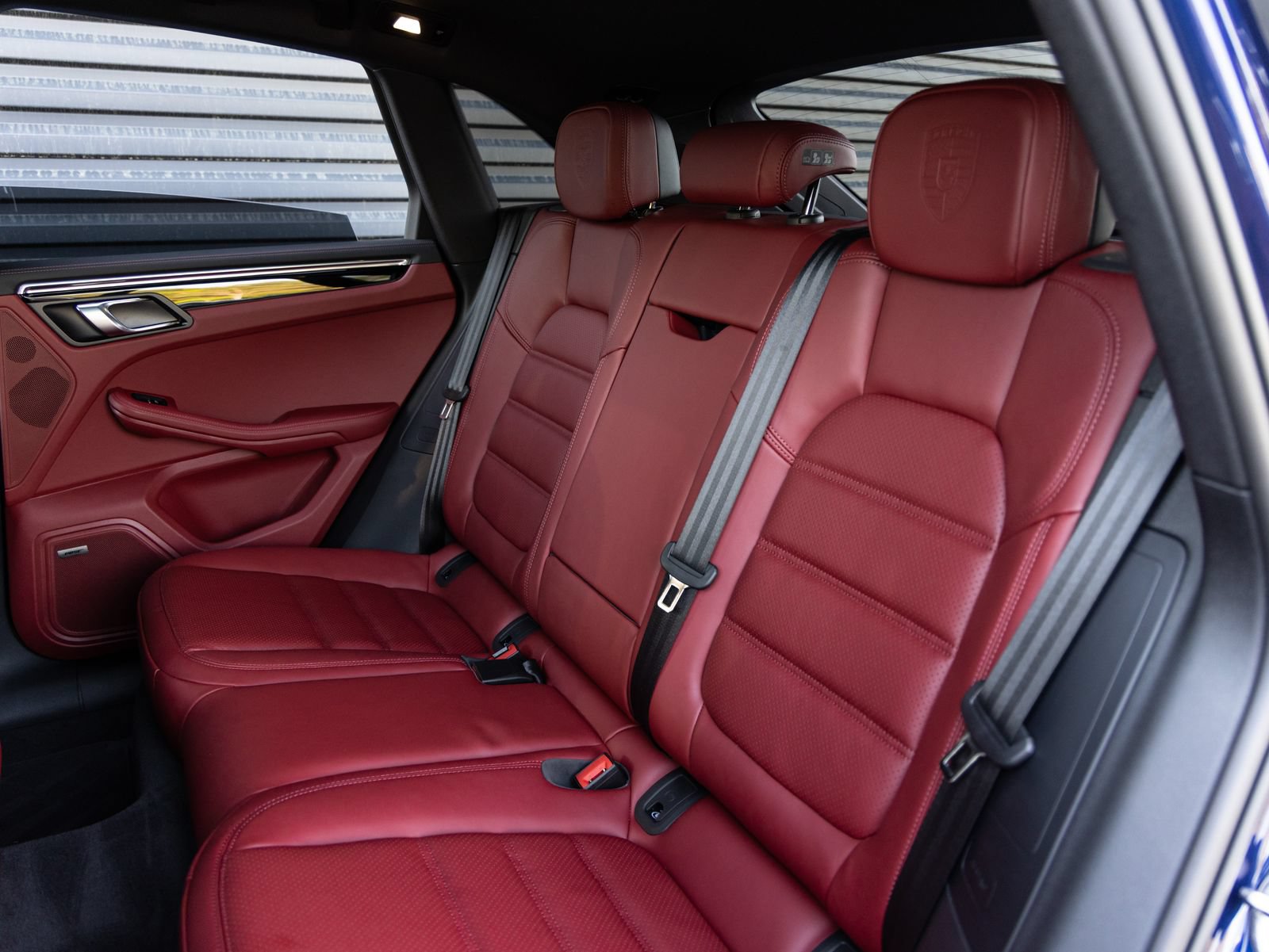 Used 2025 Porsche Macan S AWD/4WD image 27