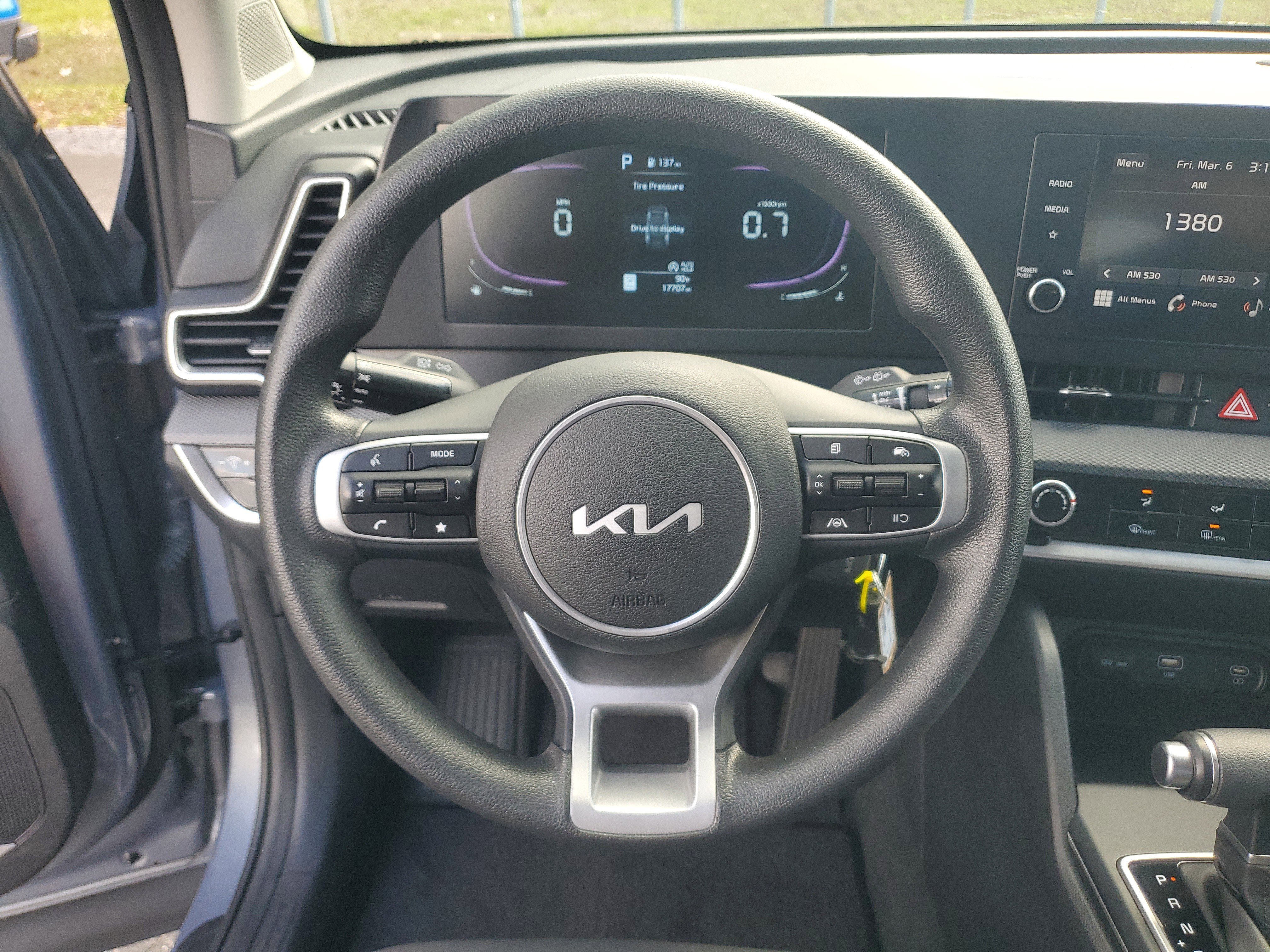 Used 2025 Kia Sportage LX FWD image 24