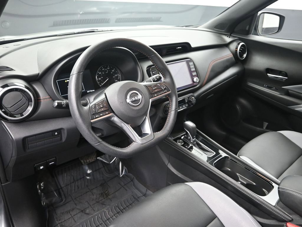 Used 2023 Nissan Kicks SR w/ SR Premium Package image 14