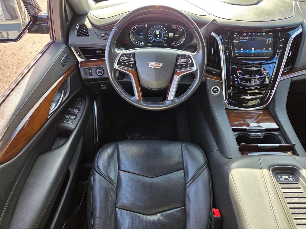 Used 2019 Cadillac Escalade Premium Luxury w/ Escalade Sport Edition AWD/4WD image 18