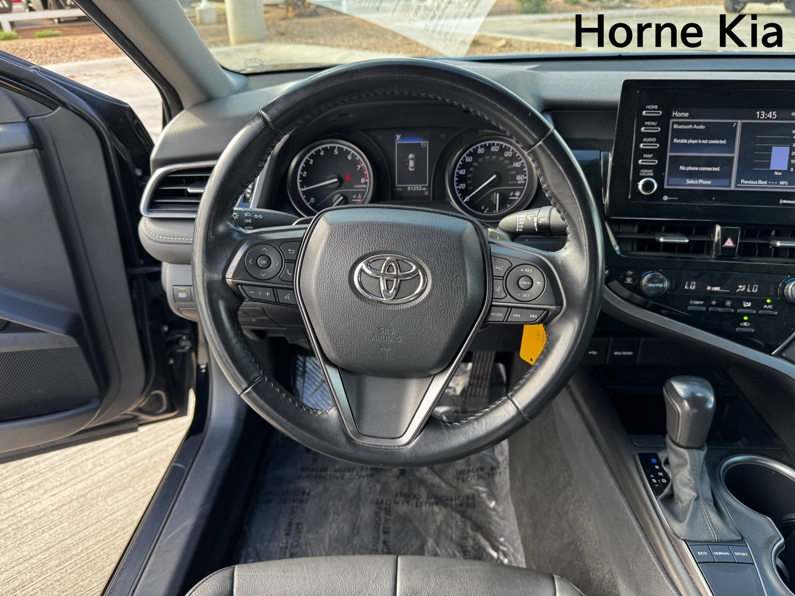 Used 2022 Toyota Camry SE image 16