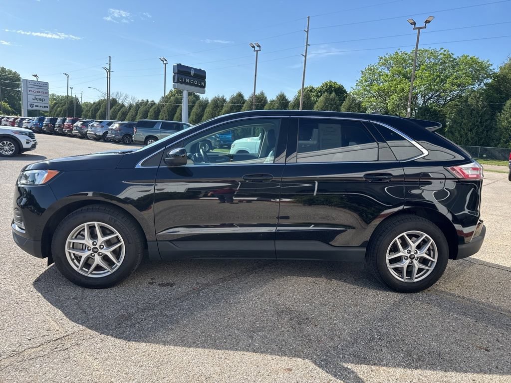 Used 2024 Ford Edge SEL w/ Convenience Package AWD/4WD image 4