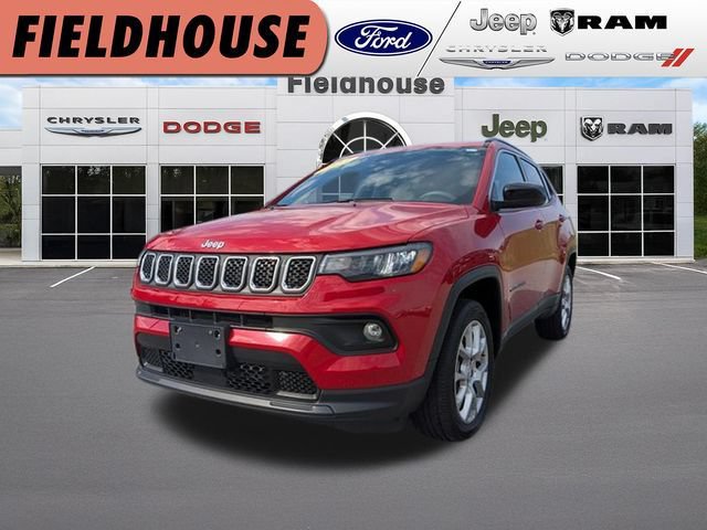 Used 2024 Jeep Compass Latitude AWD/4WD image 1