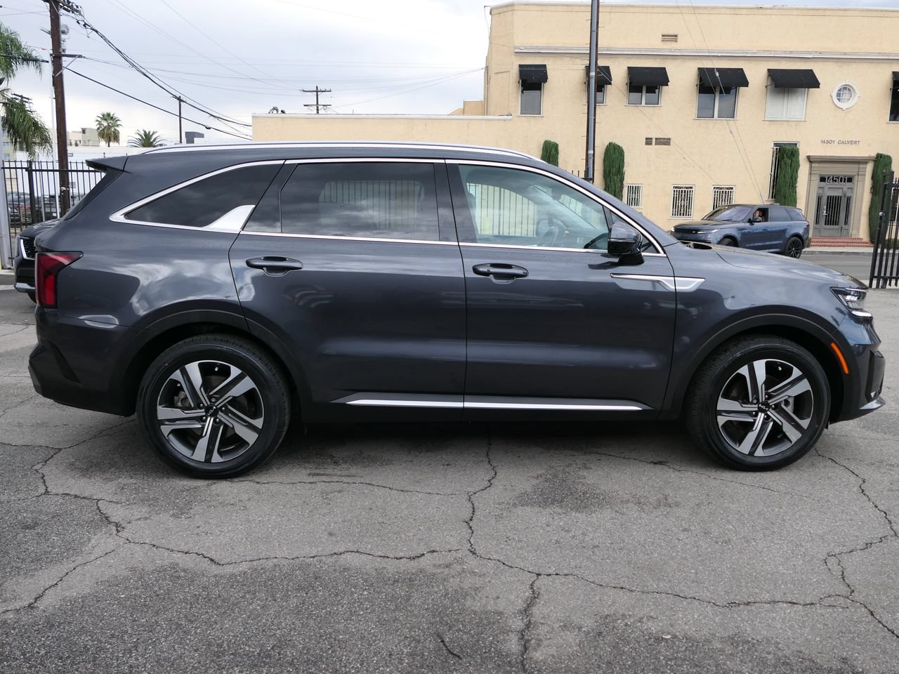 Used 2023 Kia Sorento SX Prestige AWD/4WD image 2