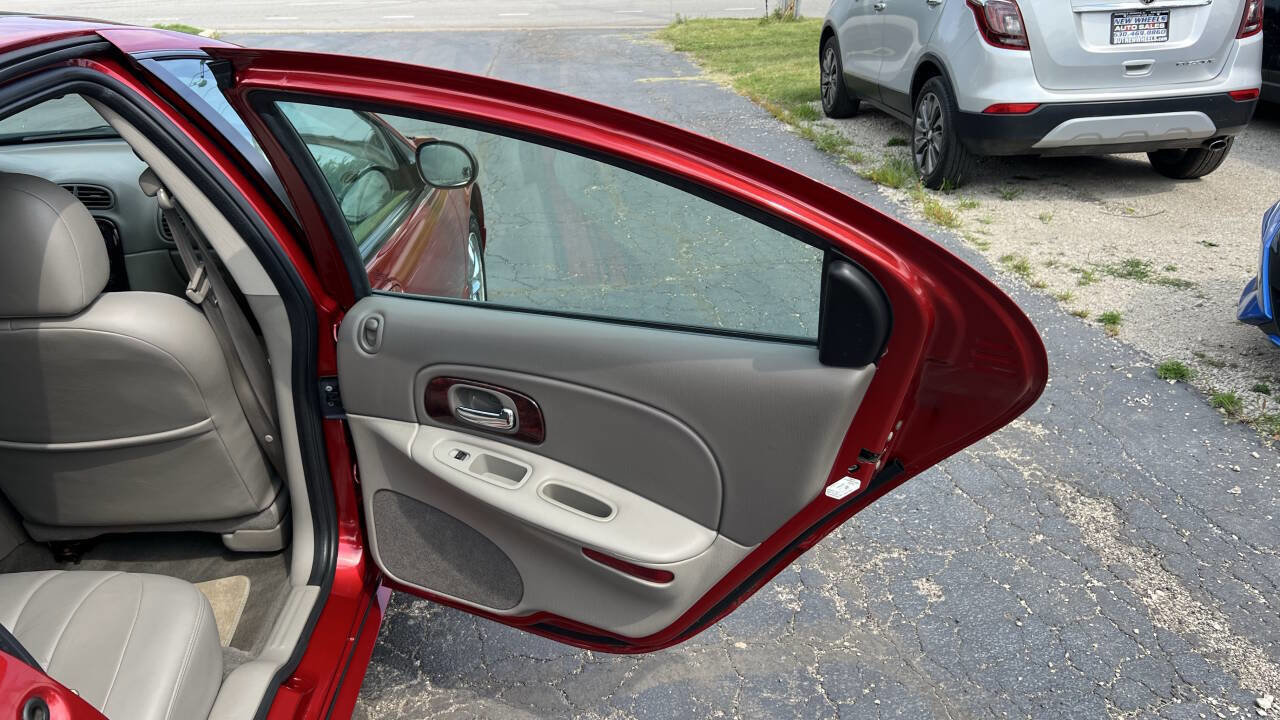 Used 2004 Chrysler Concorde LXi image 32