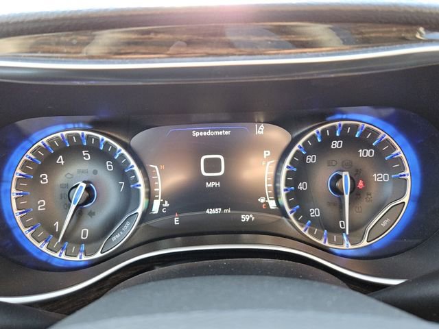 Used 2024 Chrysler Pacifica Limited image 24