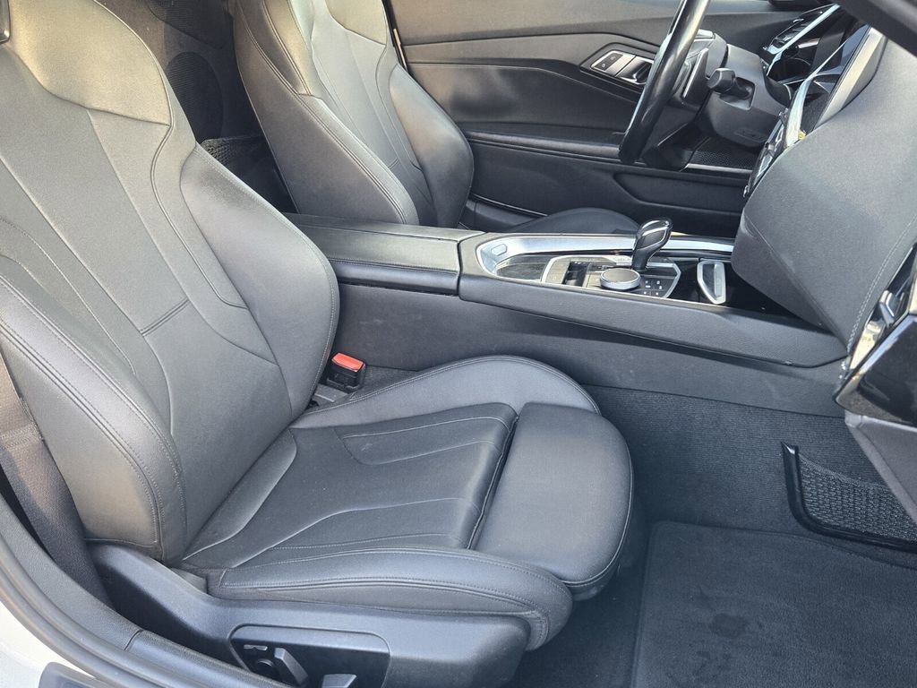Used 2020 BMW Z4 sDrive30i w/ Convenience Package image 16