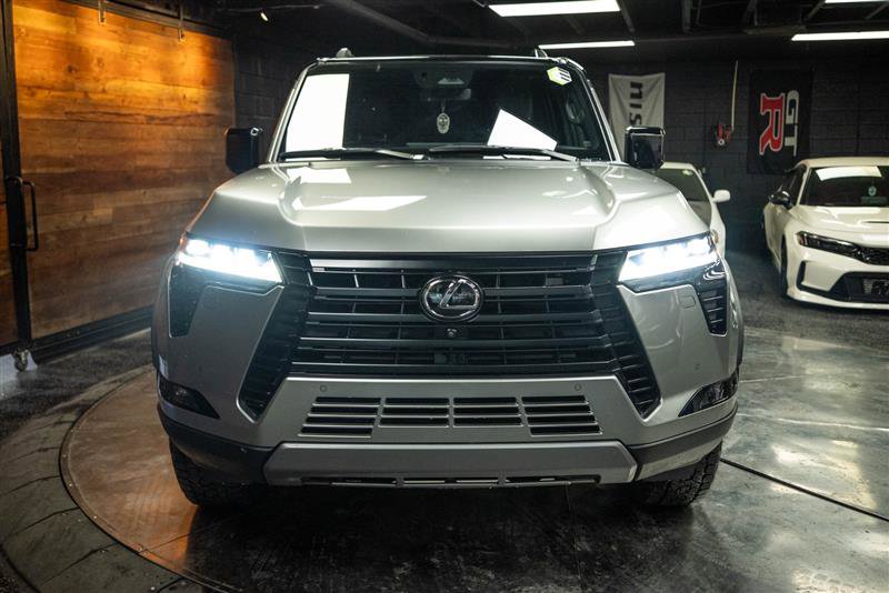 Used 2024 Lexus GX 550 image 4
