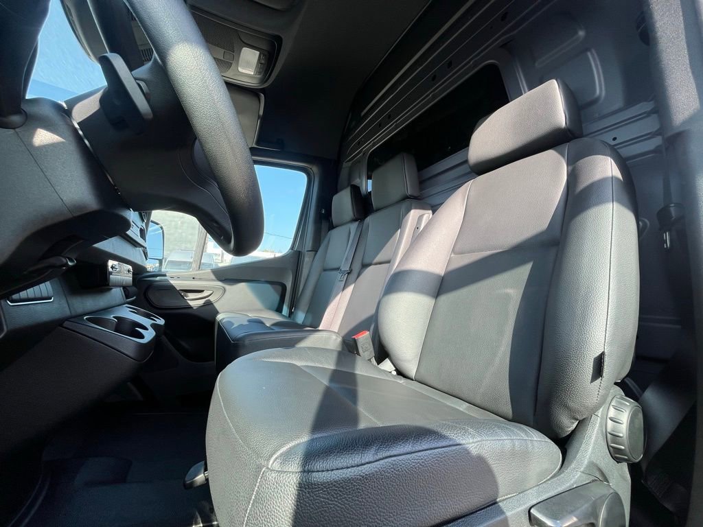 Used 2024 Mercedes-Benz Sprinter 2500 image 13