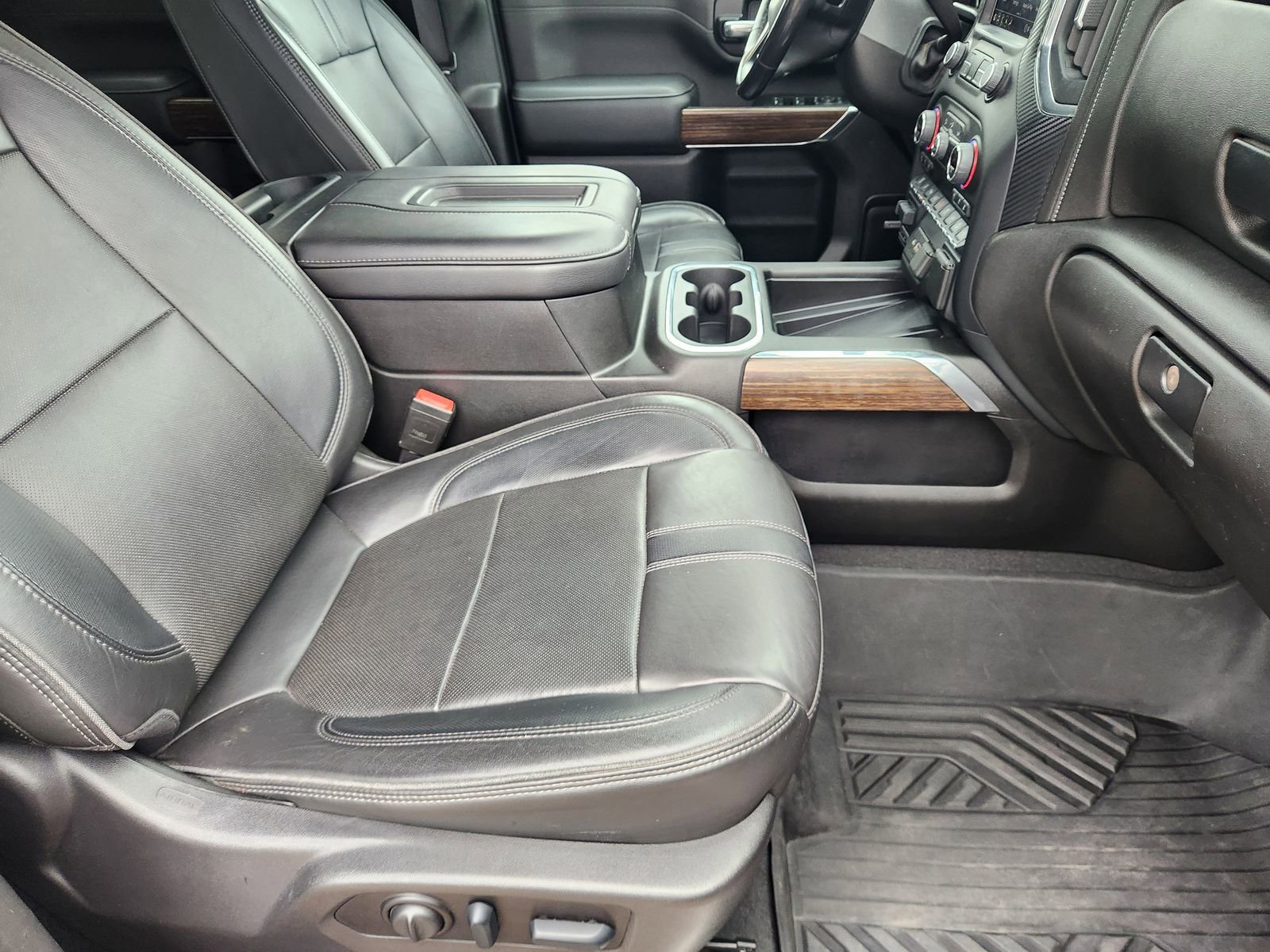 Used 2022 Chevrolet Silverado 2500 High Country w/ Z71 Off-Road Package image 9