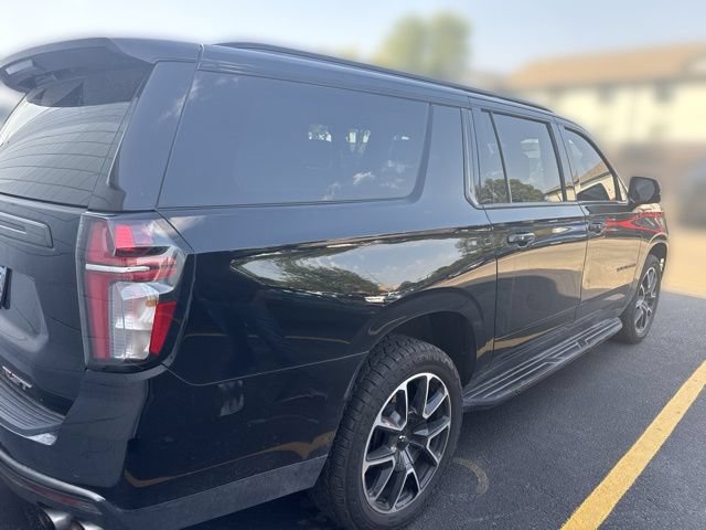 Used 2022 Chevrolet Suburban RST w/ Sport Performance Package AWD/4WD image 3