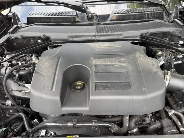 Used 2023 Land Rover Defender 130 X-Dynamic SE AWD/4WD image 34