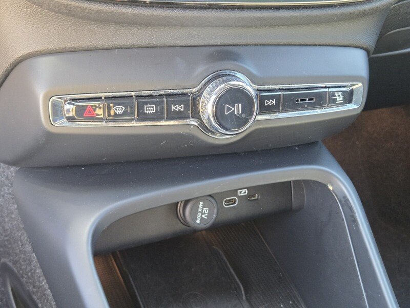 Used 2021 Volvo XC40 P8 Recharge AWD/4WD image 22