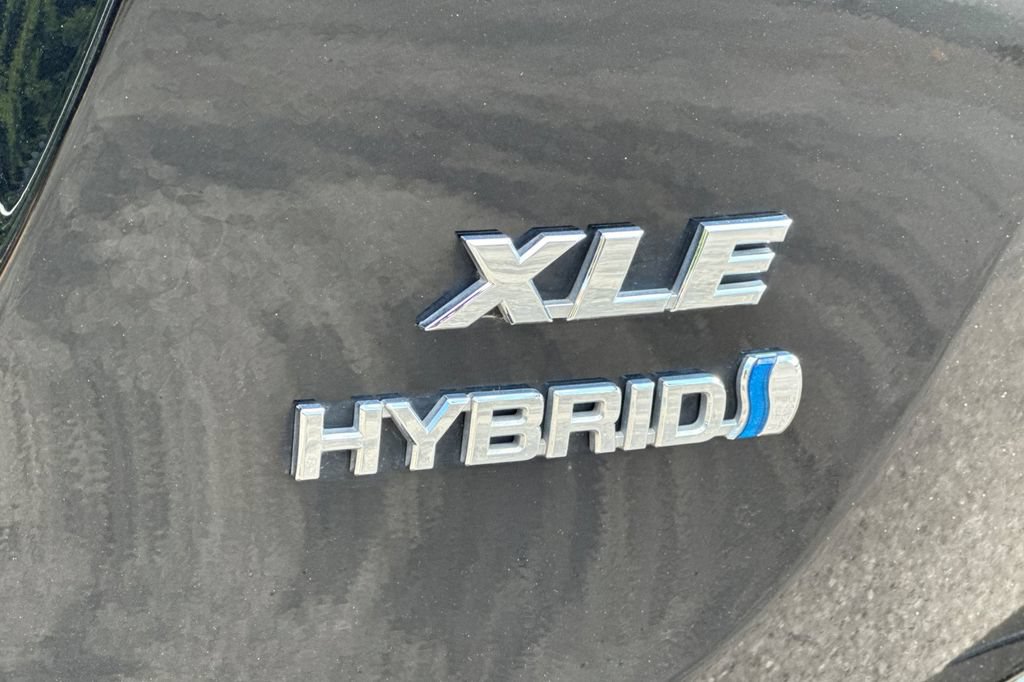 Certified 2018 Toyota RAV4 XLE AWD/4WD image 27