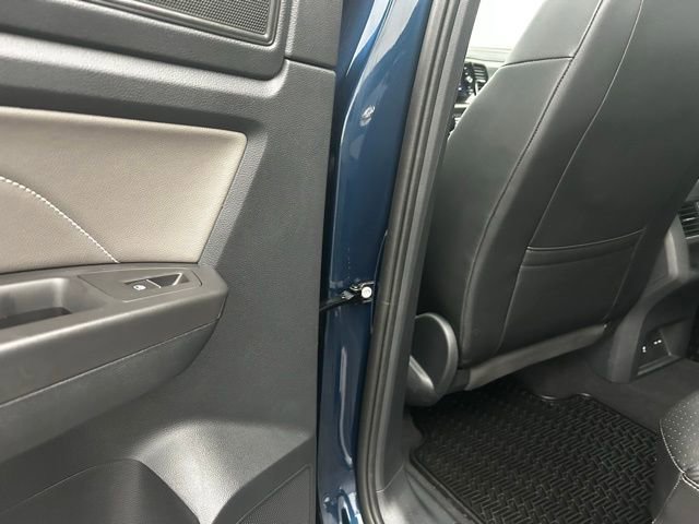 Used 2023 Volkswagen Atlas Cross Sport SEL image 33