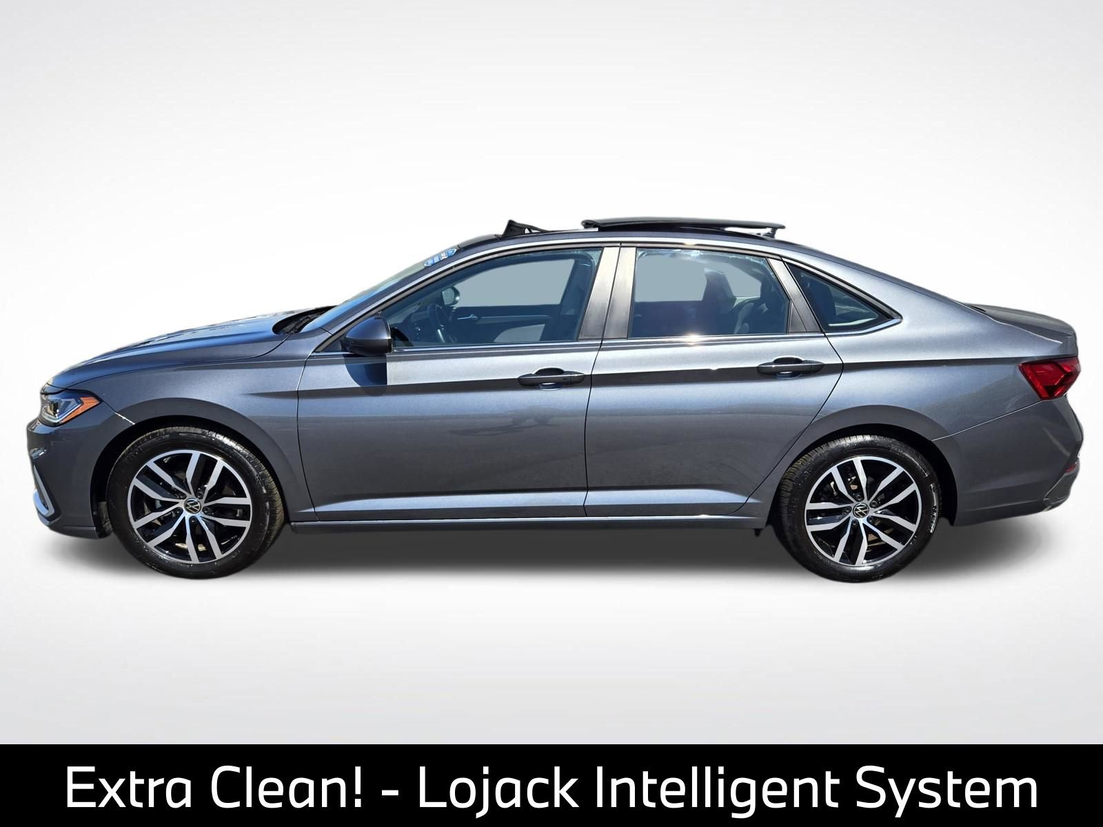 Used 2025 Volkswagen Jetta SE image 6