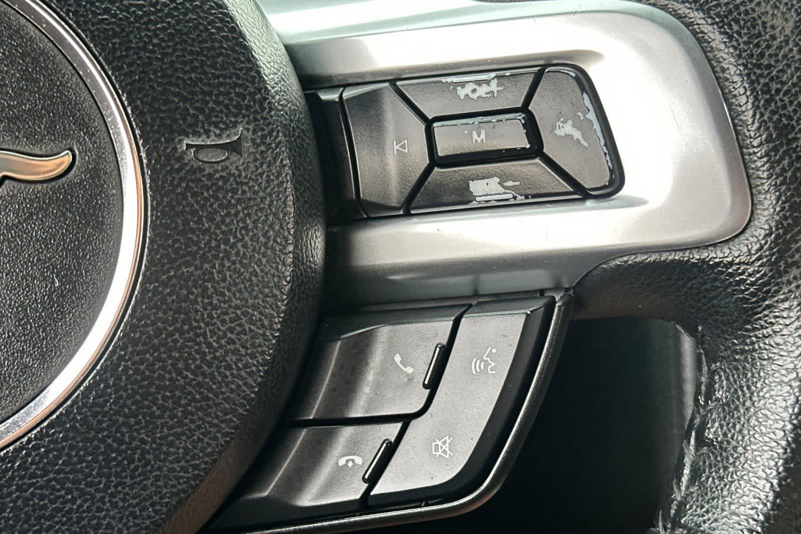 Used 2016 Ford Mustang Coupe RWD image 28