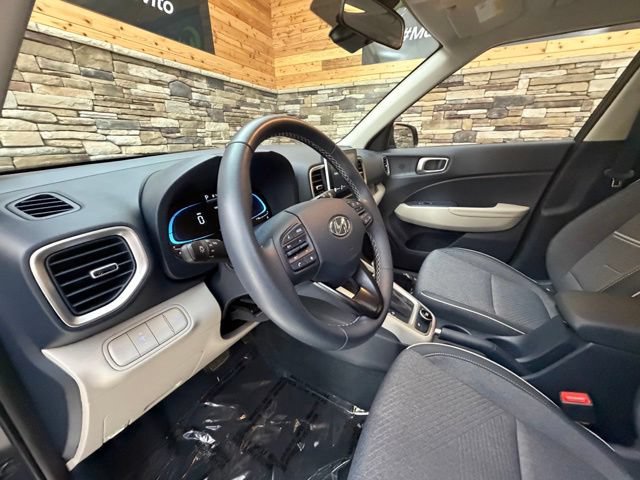 Used 2026 Hyundai Venue SEL FWD image 12