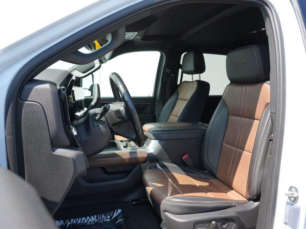Certified 2024 Chevrolet Silverado 3500 High Country w/ LPO, Dark Essentials Package AWD/4WD image 13