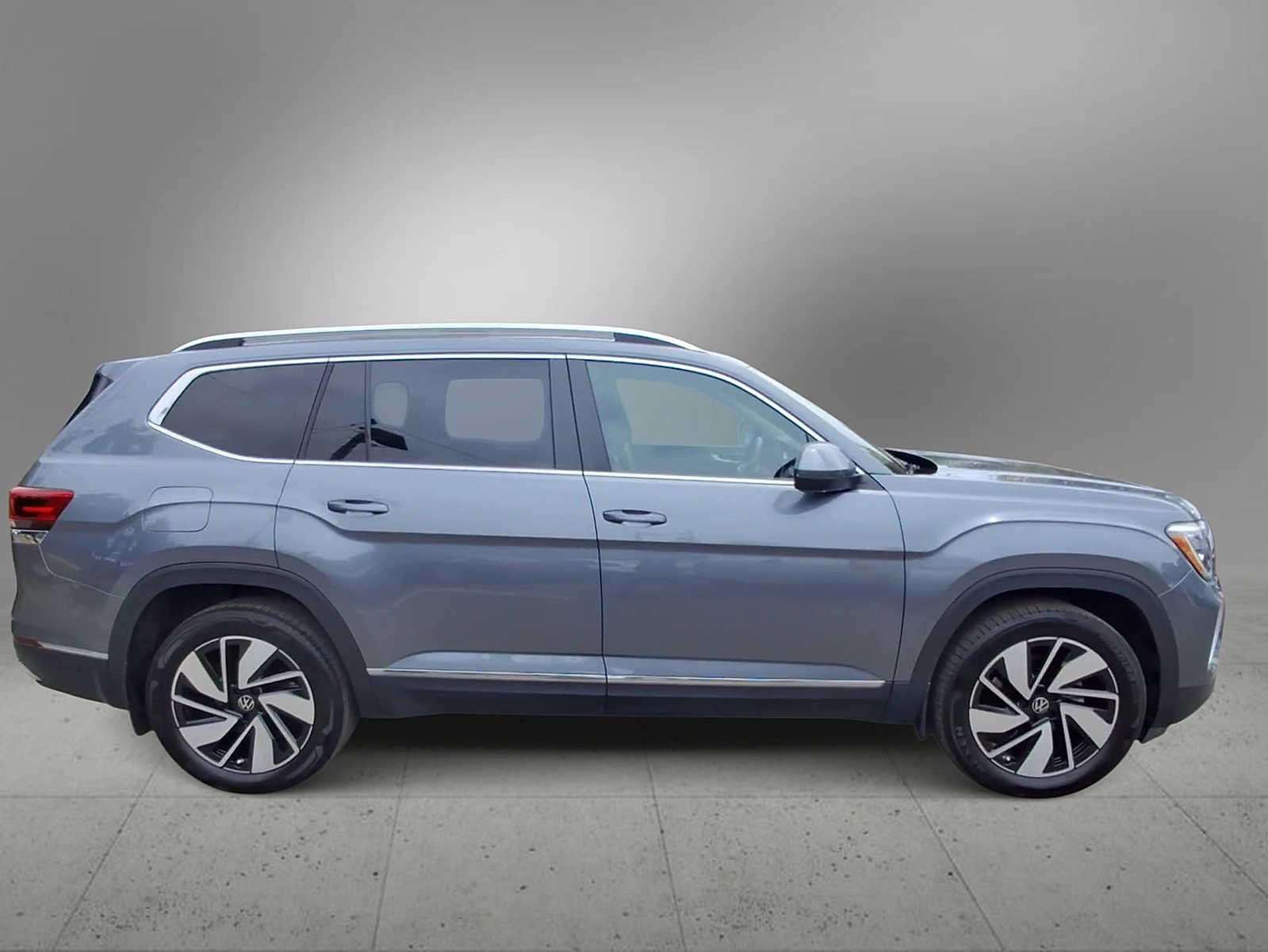 Used 2024 Volkswagen Atlas SEL AWD/4WD image 9