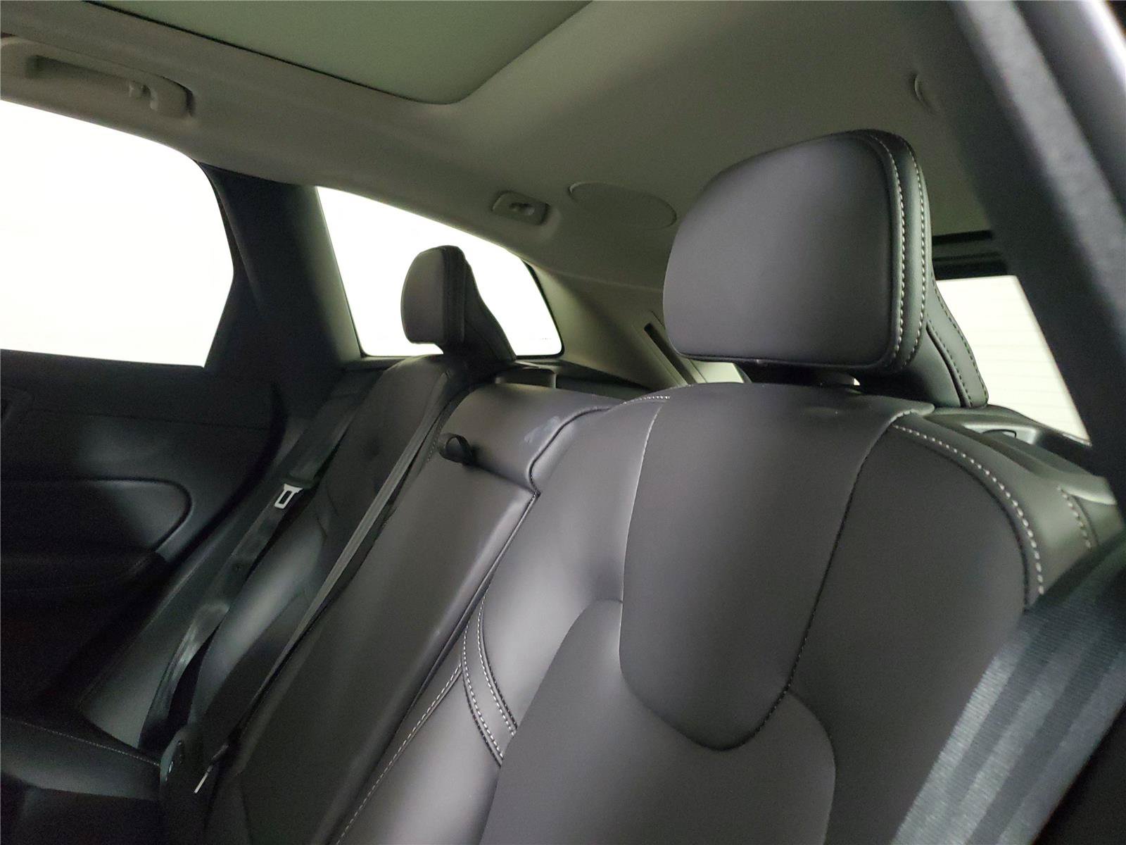 Certified 2025 Volvo XC60 B5 Ultra AWD/4WD image 13