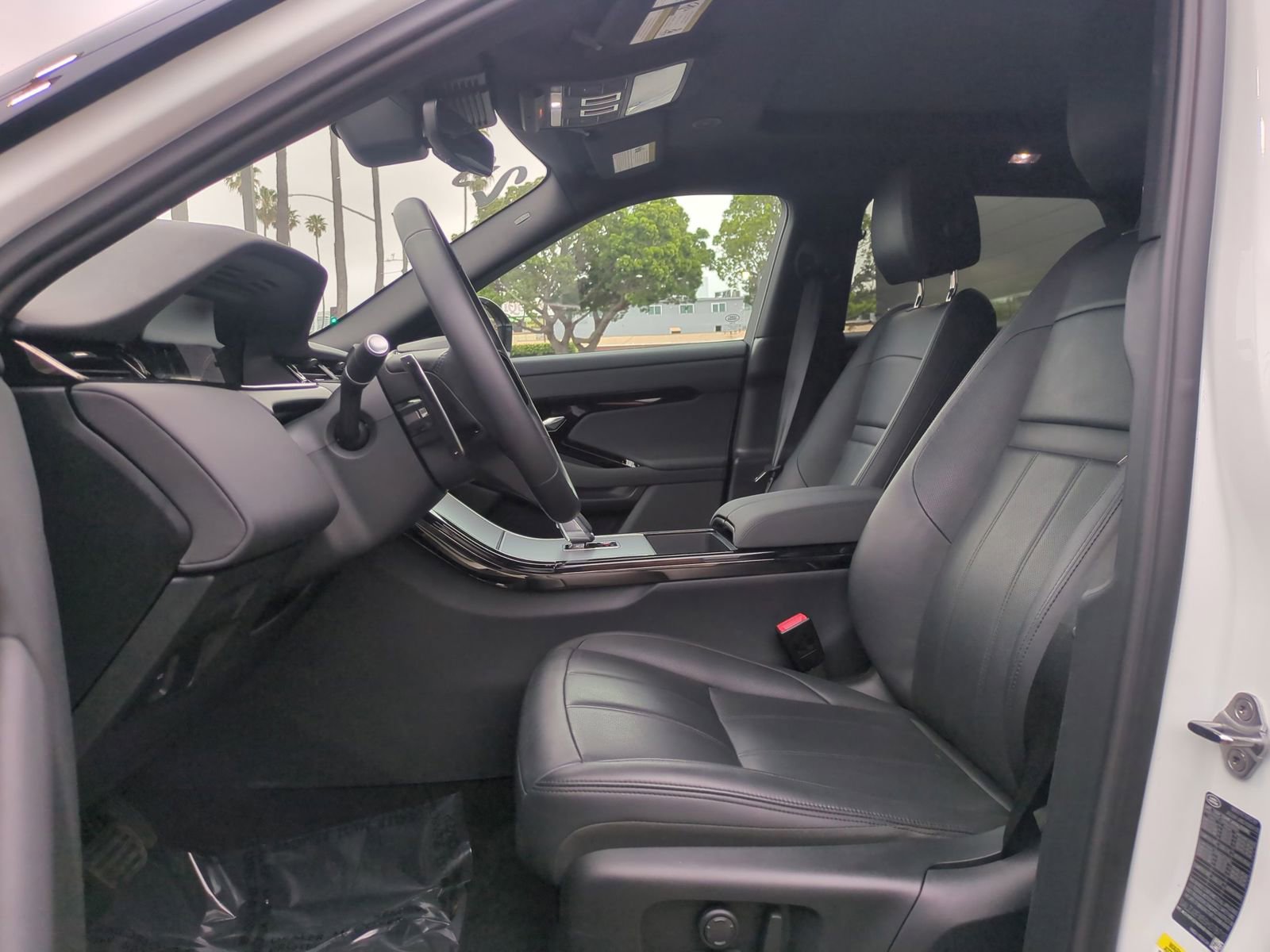 Used 2025 Land Rover Range Rover Evoque S image 15