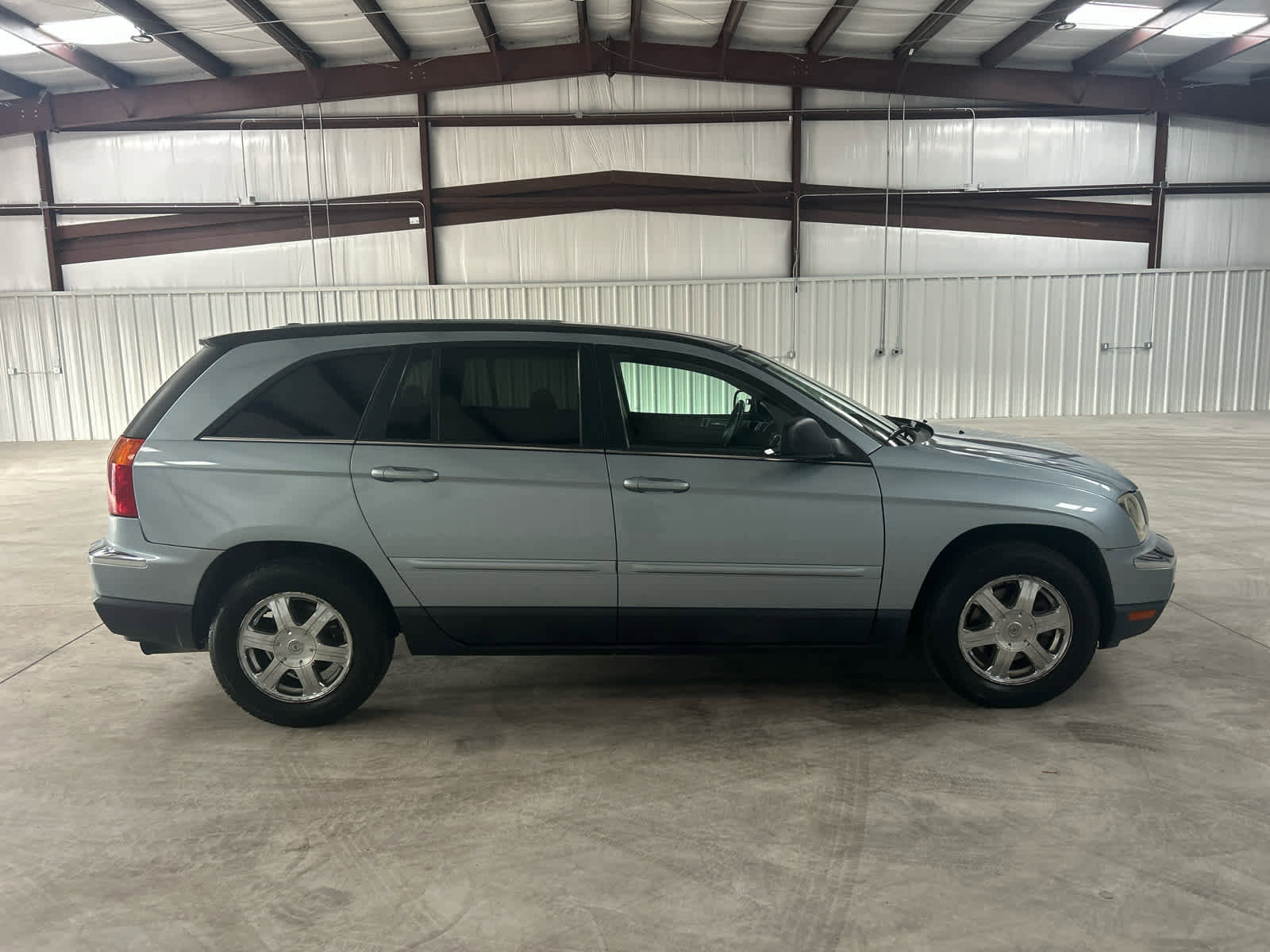 Used 2006 Chrysler Pacifica Touring image 6