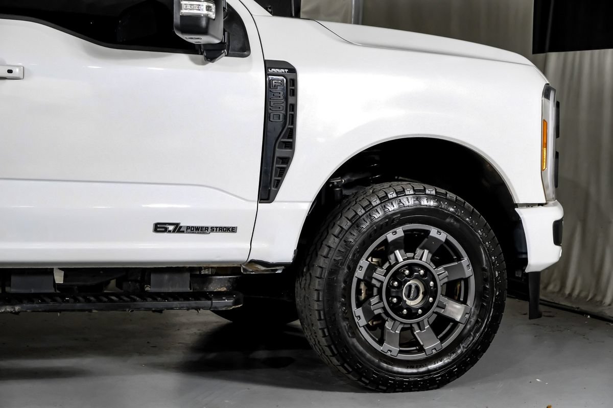 Used 2023 Ford F350 Lariat w/ Lariat Ultimate Package AWD/4WD image 7