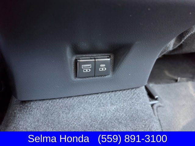 Used 2025 Toyota Camry LE FWD image 9