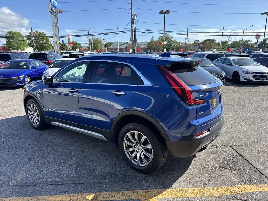 Used 2023 Cadillac XT4 Premium Luxury image 6