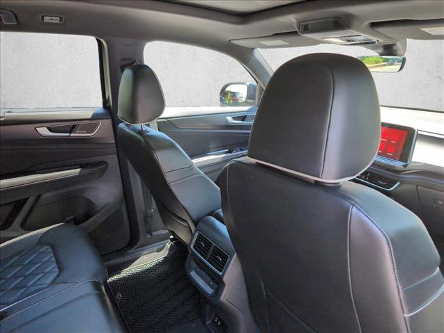 Used 2024 Volkswagen Atlas Cross Sport SEL Premium R-Line AWD/4WD image 21