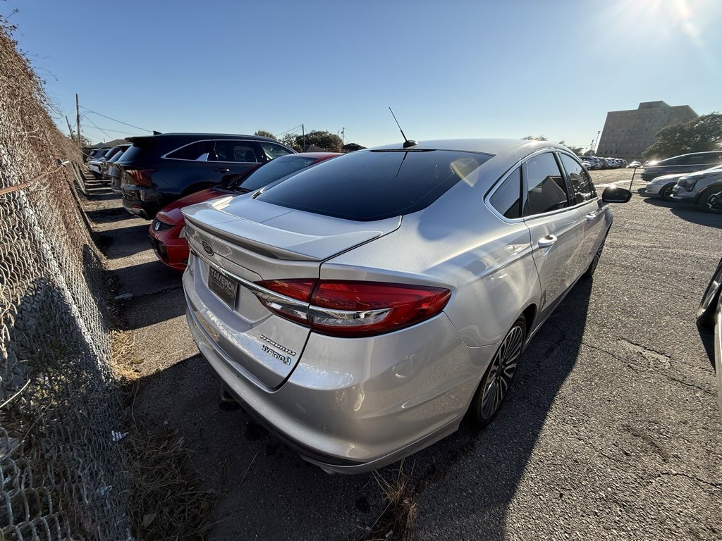 Used 2017 Ford Fusion Titanium image 3