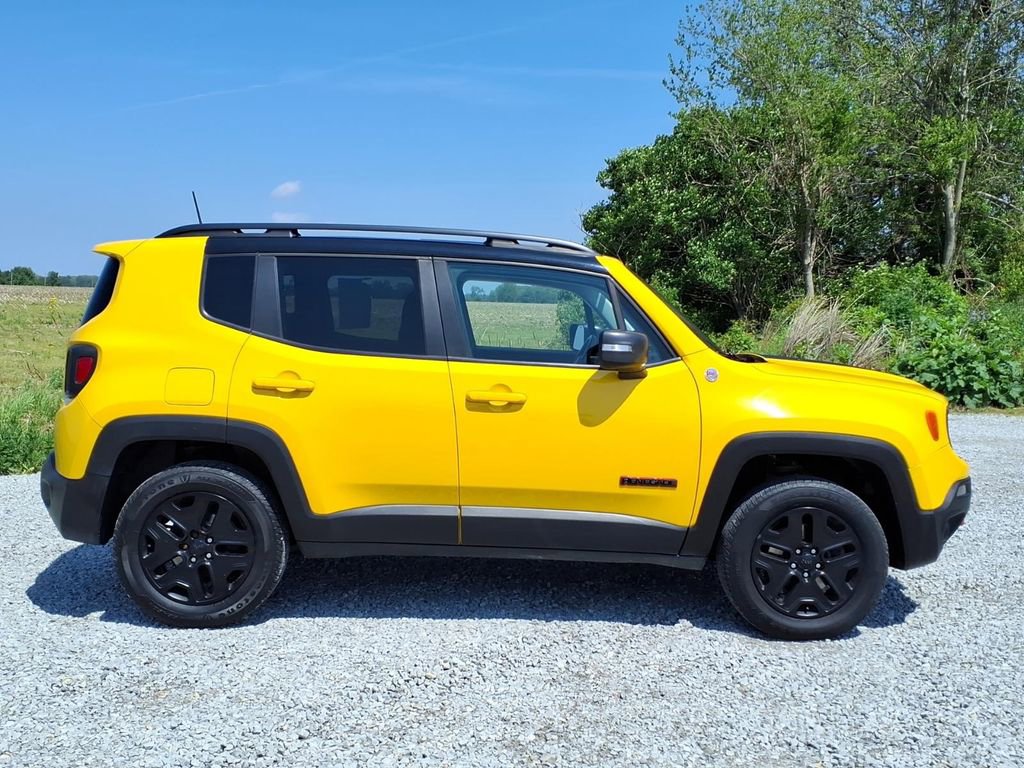Used 2018 Jeep Renegade Trailhawk w/ Cold Weather Group II AWD/4WD image 14