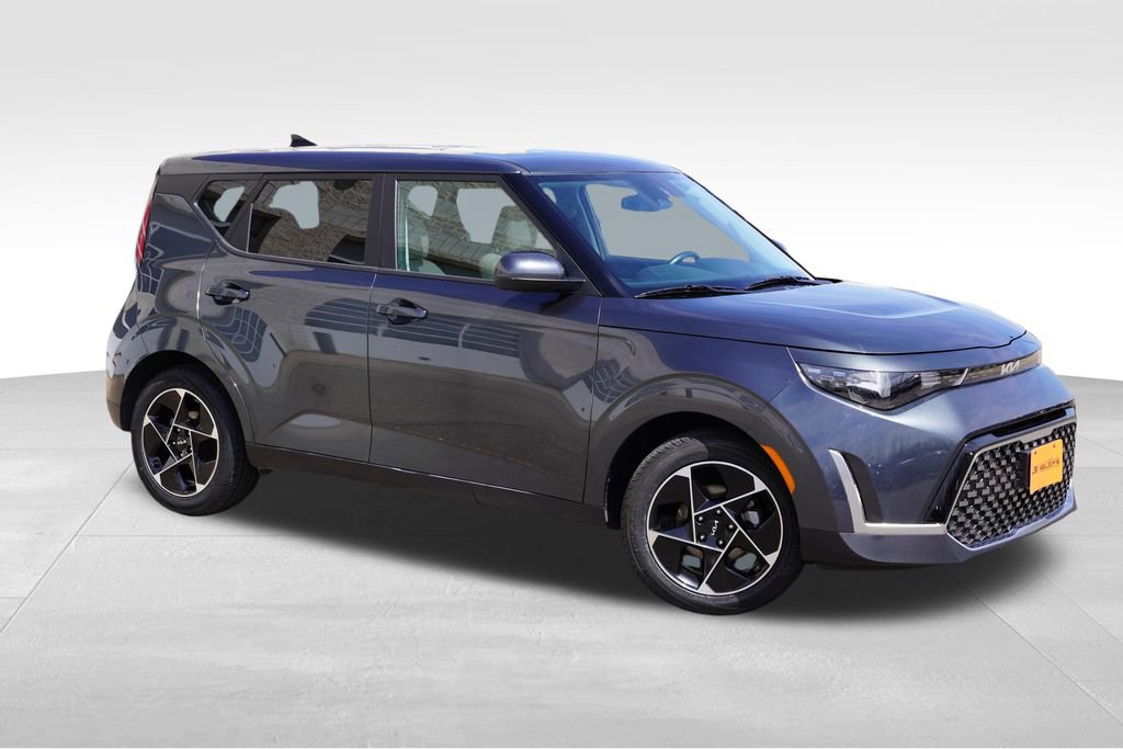 Certified 2023 Kia Soul EX FWD image 2
