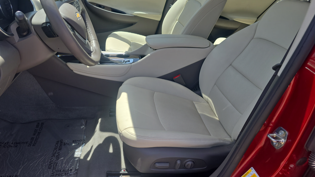 Used 2023 Chevrolet Malibu LT FWD image 14
