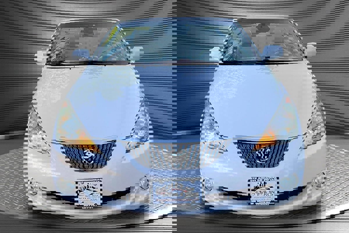 Used 2005 Toyota Solara SLE FWD image 2