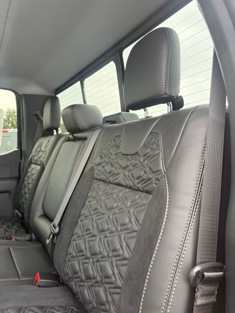 New 2026 Ford F250 Lariat w/ Black Appearance Package image 24